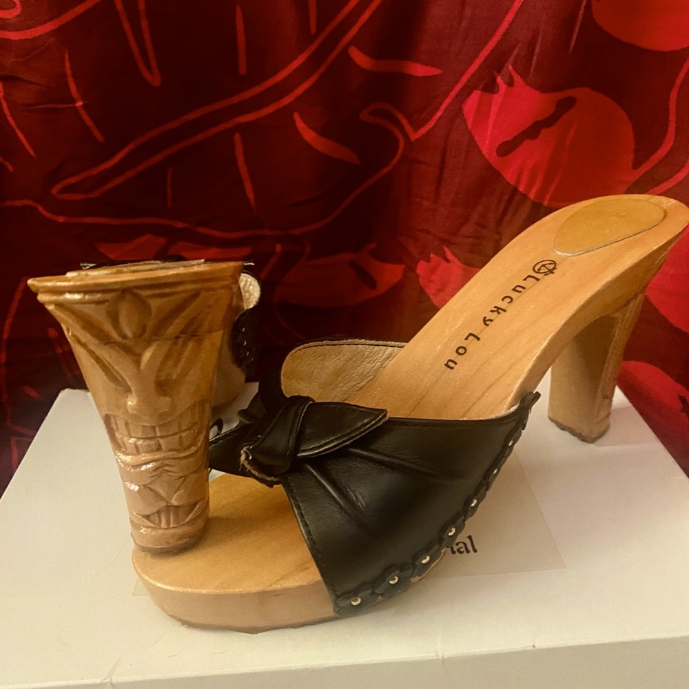 Vintage Betsey Johnson “Lucky Lou” Carved Wood Tiki platform sandals, US sz 6/7